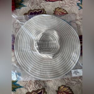 Brand new tags and in original package SETMAR BEACH sun hat beige with white